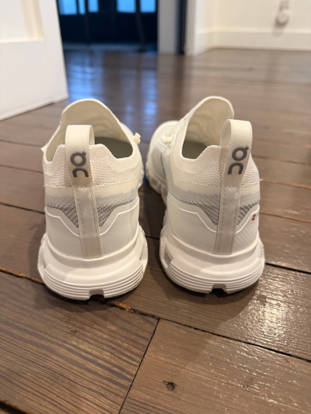 On Running Cloud Versa Sneakers in White - Picture 2 of 6